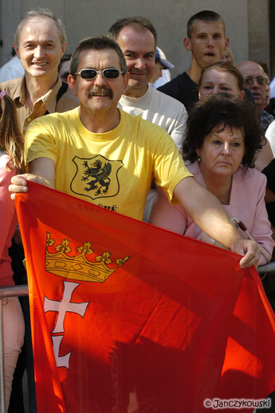 &copy; Pawel Janczykowski